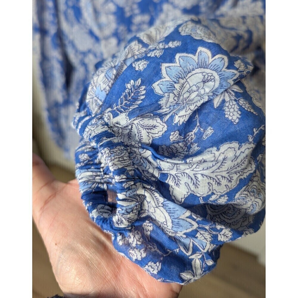Vince Camuto V-Neck Peplum Top Blue and White Floral Blouse Top Size Small - Picture 11 of 15